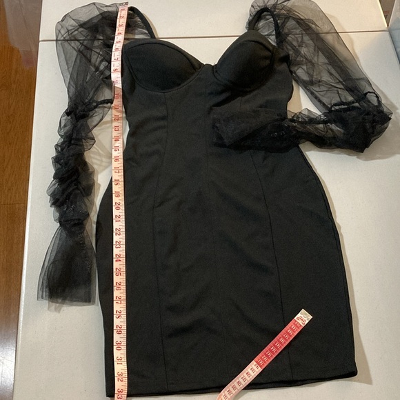 L'Vow Sexy, body con, Club Dress, sheer mesh long sleeve. Size, S - Picture 6 of 10